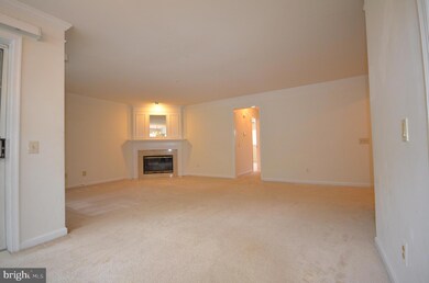 9298 Cardinal Forest Ln unit 9298A, Lorton, VA 22079 - photo 6