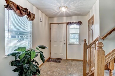 3179 Gallant Dr, Columbus, OH 43232 - photo 3