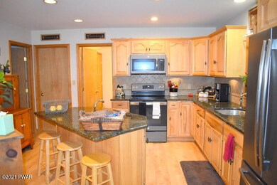 94 Covered Bridge Dr, Hawley, PA 18428 - photo 3