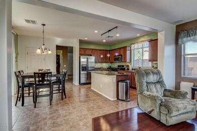 111-DiningKitchen_Overview