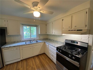 136 Pomham St, Cranston, RI 02910 - photo 6