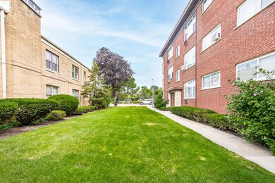 7211 Division St unit C1, River Forest, IL 60305 - photo 2