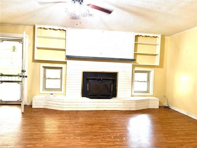 302 Wainwright Rd, Pineville, LA 71360 - photo 4