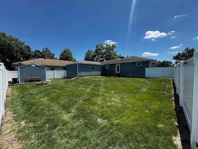 812 W 4th St, Sumner, IA 50674 - photo 2