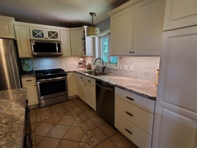 901 W 11th St, Marshfield, WI 54449 - photo 5