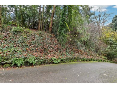 3032 SW Nottingham Dr, Portland, OR 97201 - photo 5