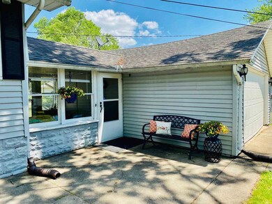 2506 Pleasant Plain Ave, Elkhart, IN 46517 - photo 5