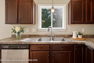 4335 Norway St, Holt, MI 48842 - photo 7