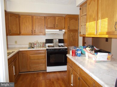 1041 Hampton Cir, Hagerstown, MD 21742 - photo 6