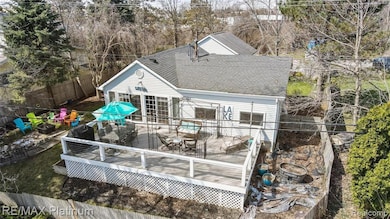 1008 Sunrise Park St, Howell, MI 48843 - photo 2