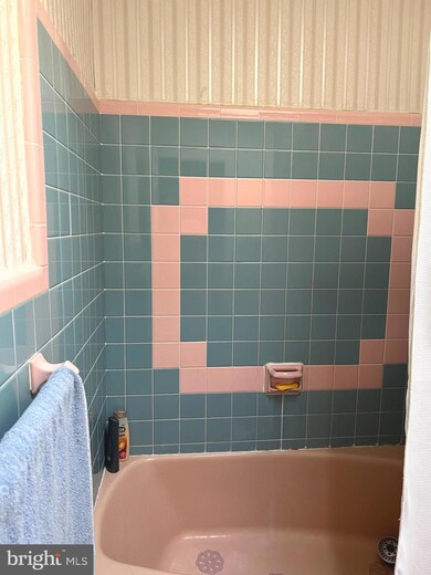 2828 Tolbut St, Philadelphia, PA 19136 - photo 7