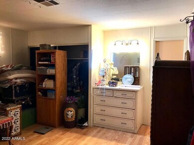 MASTER BEDROOM AP243