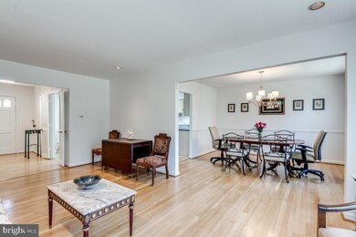 2524 Farrier Ln, Reston, VA 20191 - photo 7