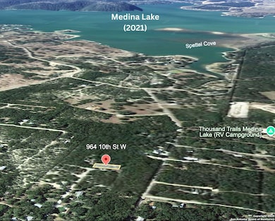 964 10th, Lakehills, TX 78063 - photo 2