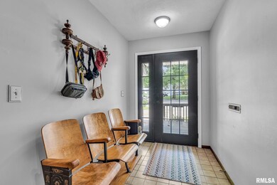 2509 3rd St, Moline, IL 61265 - photo 3