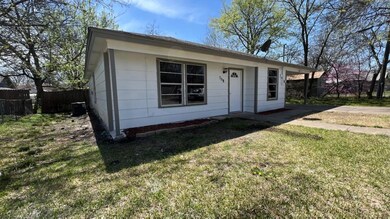 508 Batterson St, Cleburne, TX 76031 - photo 2