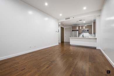 Star Tower LIC unit 14G, Long Island City, NY 11101 - photo 2