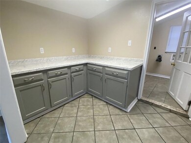 Additional work space with new counter top, off di