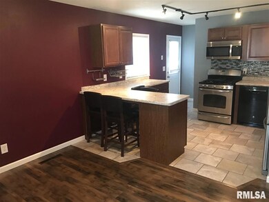 1840 Welshire Dr, Davenport, IA 52806 - photo 4