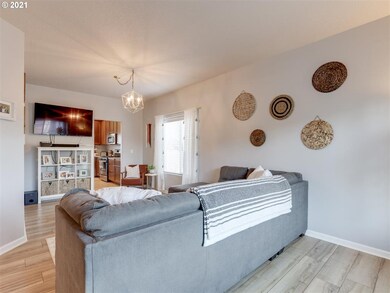 734 Burghardt Dr, Molalla, OR 97038 - photo 5