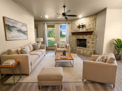 3312 Windcrest Dr, Granbury, TX 76049 - photo 2