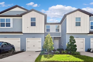 31332 Amberview Bend, Wesley Chapel, FL 33545 - photo 2