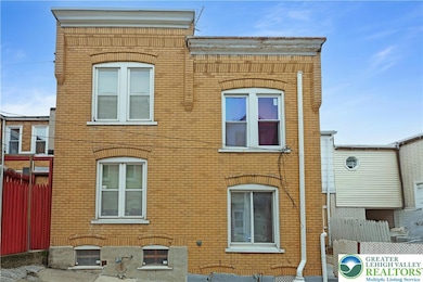 121 S Blank St, Allentown, PA 18102 - photo 2