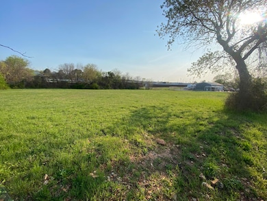 1110 N 3rd St, Grove, OK 74344 - photo 3