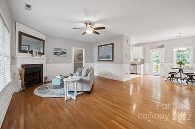 137 W Haven Dr, Statesville, NC 28625 - photo 5