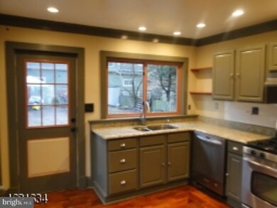 64 N Franklin St, Lambertville, NJ 08530 - photo 4