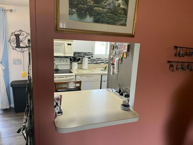 Pass thru from living room into kitchen
