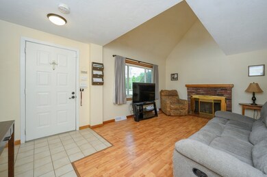 107 Hayward St unit 10, Franklin, MA 02038 - photo 5