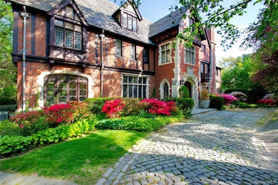 107 Bayview Rd, Manhasset, NY 11030 - photo 2