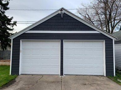 Detached Garage