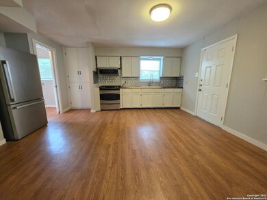 211 E Fest St, San Antonio, TX 78204 - photo 6