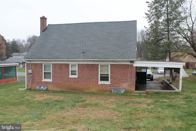 1307 Meadowcreek Ln, Lancaster, PA 17603 - photo 2