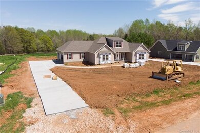 2531 Moon Creek Ln, Clover, SC 29710 - photo 5