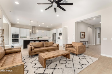 3046 E Crest Ln, Phoenix, AZ 85050 - photo 6