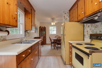 120 Buckingham Cir unit E, Charlottesville, VA 22903 - photo 4