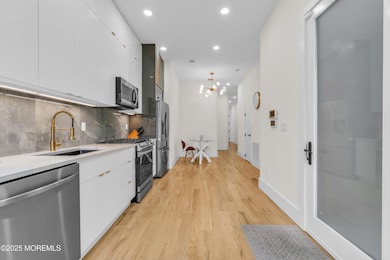 20 Van Nostrand Ave unit 1, Jersey City, NJ 07305 - photo 2