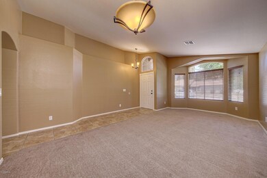 106-FrontRoom_3
