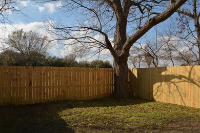 3007 Grovey St unit B, Houston, TX 77026 - photo 3