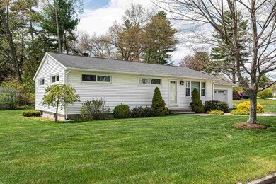 17 Greenlay St, Nashua, NH 03063 - photo 4