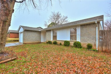 1629 NE 4th St, Moore, OK 73160 - photo 2