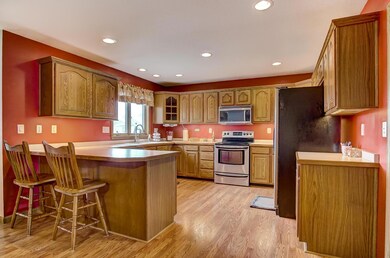 1910 Rosewood Dr, Wapakoneta, OH 45895 - photo 6