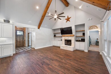 711 Hidden Branch Ln, Azle, TX 76020 - photo 5