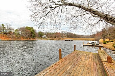 11008 Thrush Ridge Rd, Reston, VA 20191 - photo 2