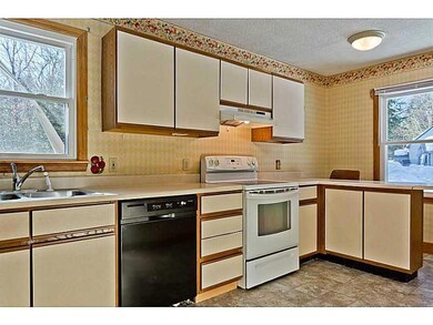 34 Campbell Dr, Bridgton, ME 04009 - photo 5