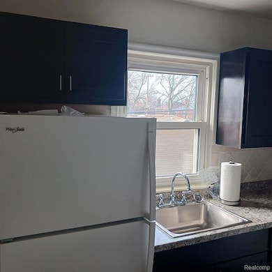 18411 Meyers Rd, Detroit, MI 48235 - photo 5