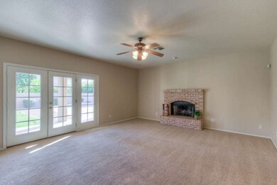 Living Room (2)